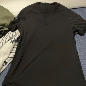 Mens Lululemon Henley short sleeve shirt